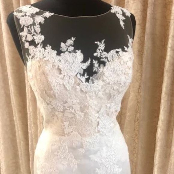 Pronovias Dranoe Wedding Dress - Picture 4 of 9